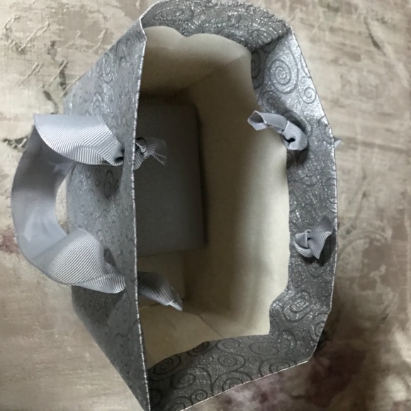 Nice necklace and earrings: - Picture 8 of 8